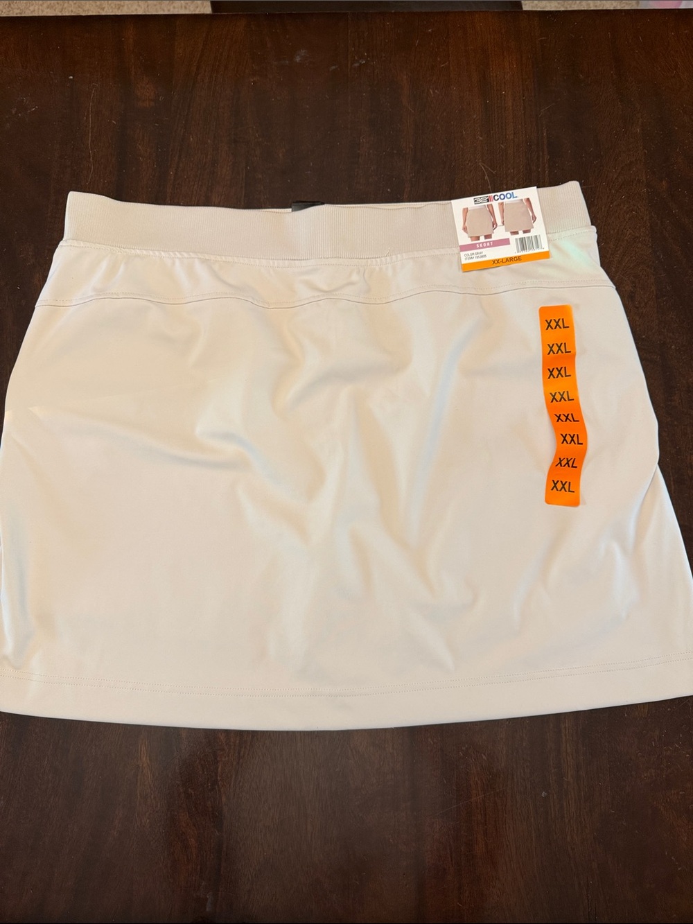 32 Degrees cool Women’s cream  Athletic Skort with Zip Pockets. Size XXL